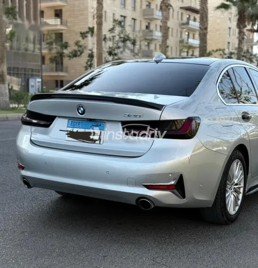 بي ام دبليو 320 2020 فضي مستعملة للبيع - 3