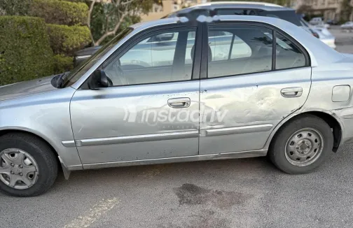 هيونداي فيرنا 2008 فضي مستعملة للبيع - 3