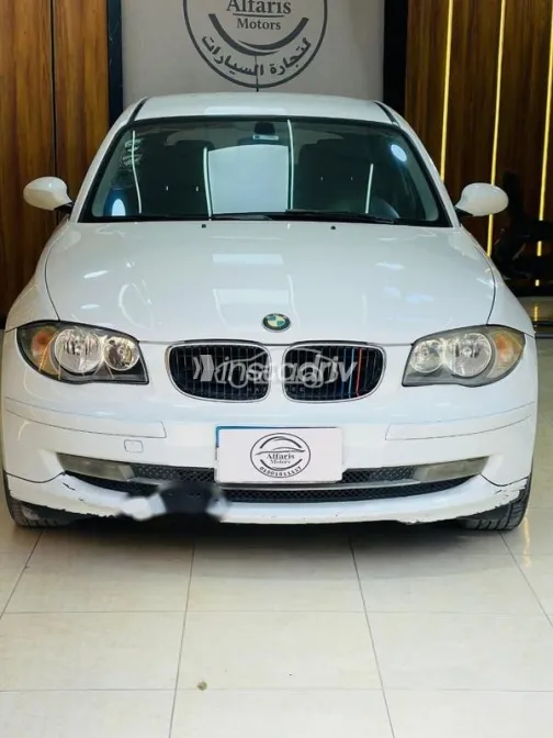 بي ام دبليو 116 2009 أبيض مستعملة للبيع - 1