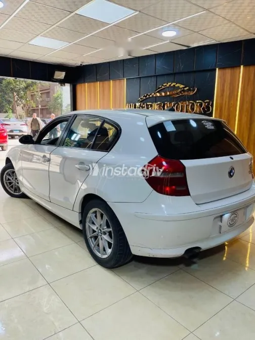 بي ام دبليو 116 2009 أبيض مستعملة للبيع - 2