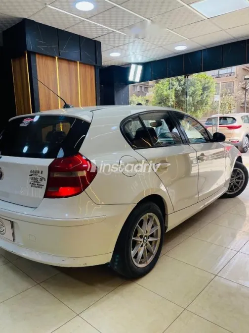 بي ام دبليو 116 2009 أبيض مستعملة للبيع - 3