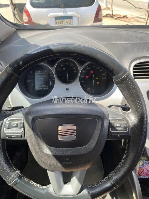 سيات ألتيا XL 2011 رمادي غامق مستعملة للبيع - 2