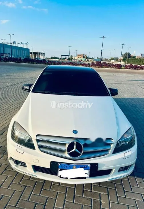 مرسيدس C 180 2010 أبيض مستعملة للبيع - 1