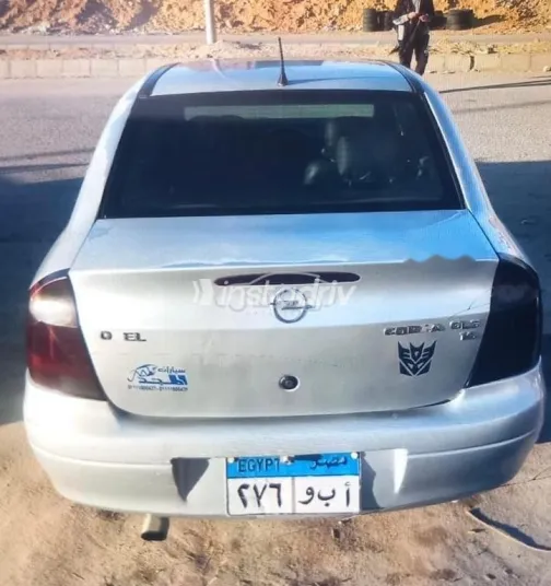 كيا سيفيا 2001 أزرق غامق مستعملة للبيع - 1