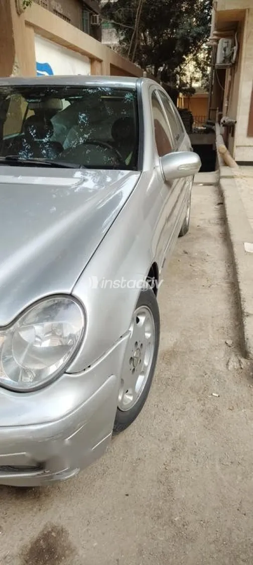 مرسيدس 180 2002 فضي مستعملة للبيع - 4