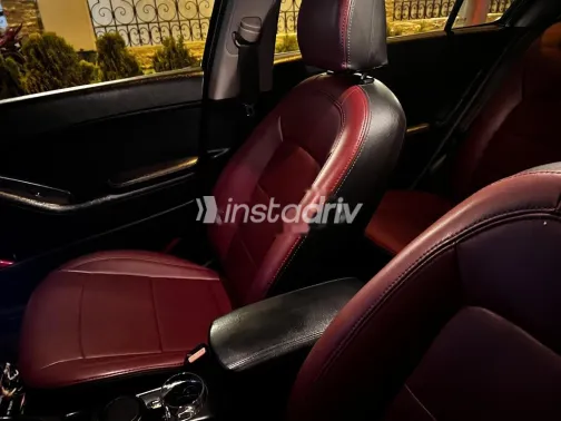 كيا سيراتو 2017 أبيض مستعملة للبيع - 2