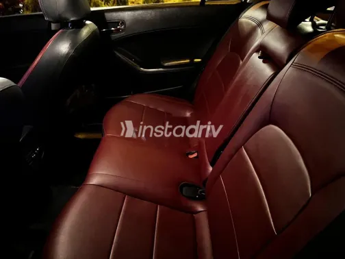 كيا سيراتو 2017 أبيض مستعملة للبيع - 5