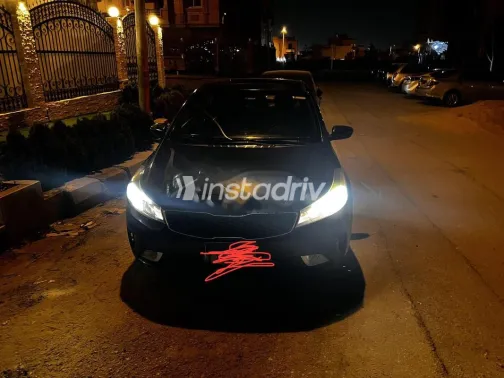 كيا سيراتو 2017 أبيض مستعملة للبيع - 7