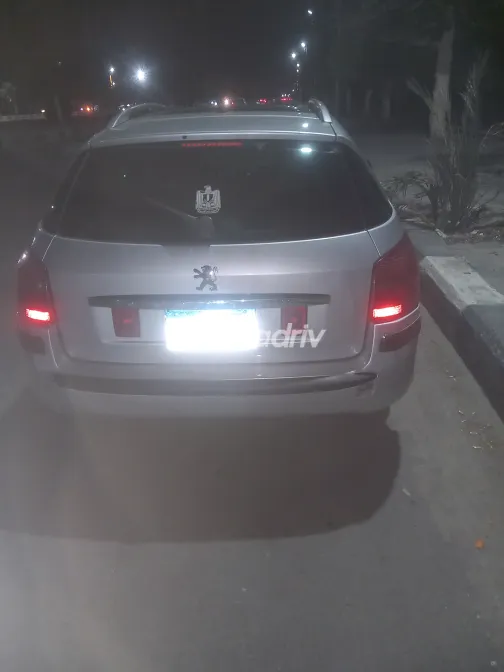 بيجو 407 2007 أبيض مستعملة للبيع - 3