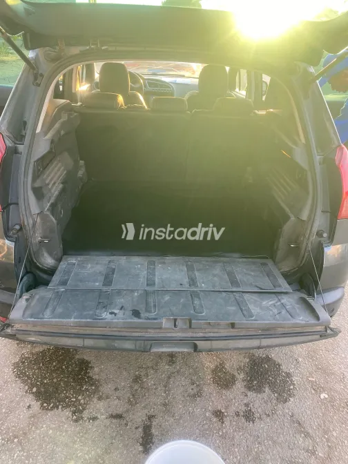 بيجو 3008 2013 أبيض مستعملة للبيع - 1