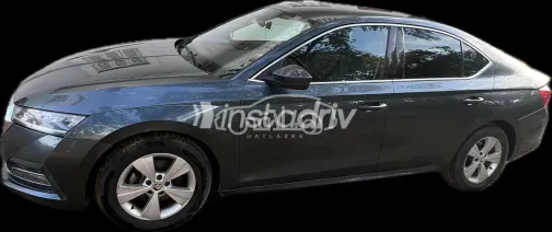 سكودا اوكتافيا A8 2021 أبيض مستعملة للبيع - 1