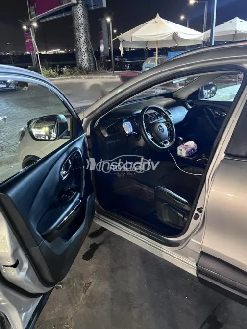 Renault Kadjar 2017 Silver Used for Sale - 6