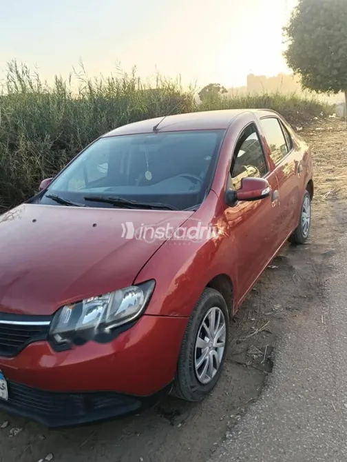 Renault Logan 2016 Red Used for Sale - 3