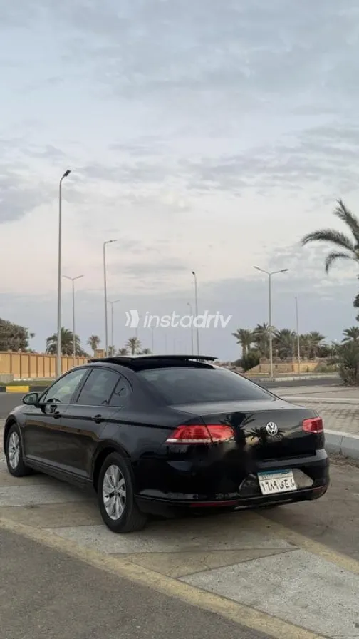 فولكس فاغن باسات 2018 أبيض مستعملة للبيع - 2