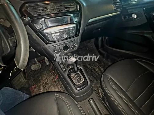 بيجو 301 2014 فضي مستعملة للبيع - 2