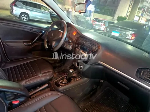 بيجو 301 2014 فضي مستعملة للبيع - 3