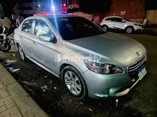 بيجو 301 2014 فضي مستعملة للبيع - 4