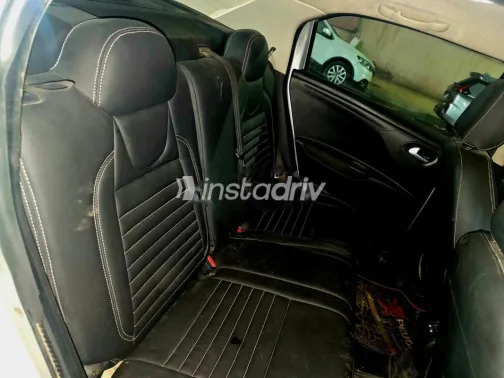 بيجو 301 2014 فضي مستعملة للبيع - 5