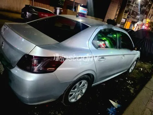 بيجو 301 2014 فضي مستعملة للبيع - 6