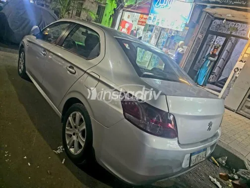 بيجو 301 2014 فضي مستعملة للبيع - 8