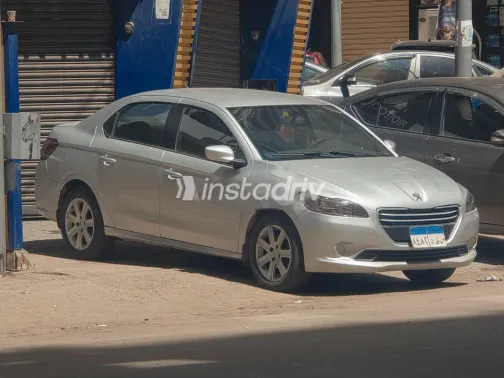 بيجو 301 2014 فضي مستعملة للبيع - 9