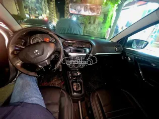 بيجو 301 2014 فضي مستعملة للبيع