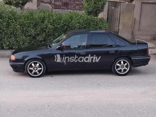 Opel Vectra 1995 Black Used for Sale - 1