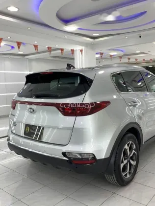 كيا سبورتاج 2021 أبيض مستعملة للبيع