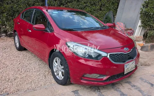 كيا سيراتو 2015 أحمر غامق مستعملة للبيع - 2