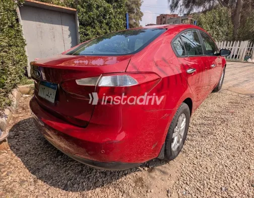 كيا سيراتو 2015 أحمر غامق مستعملة للبيع - 4
