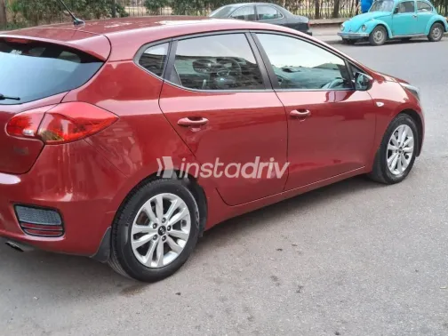 Kia Ceed 2017 Red Used for Sale - 1