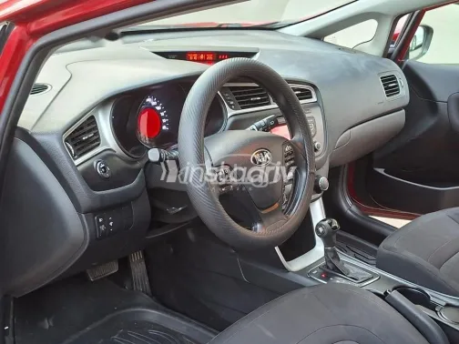 Kia Ceed 2017 Red Used for Sale - 4