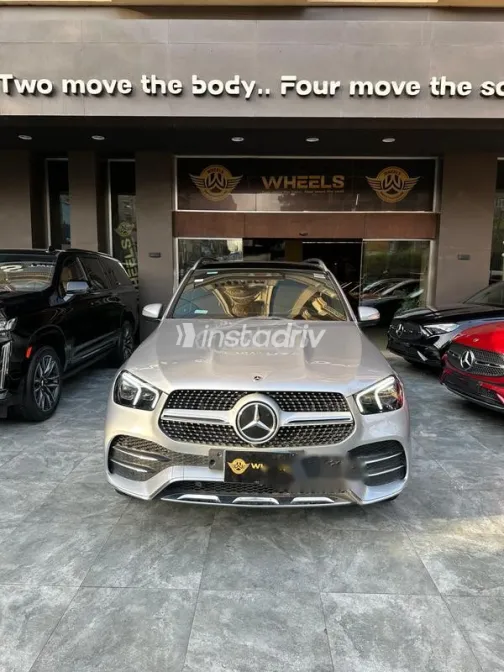 مرسيدس جي ال اي 450 2023 فضي مستعملة للبيع - 3