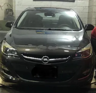 اوبل أسترا 2013 أسود مستعملة للبيع