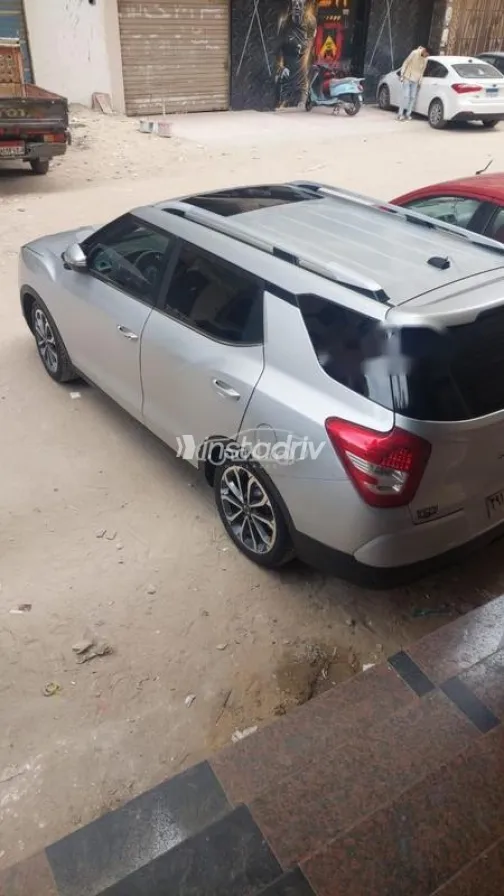 سانج يونج تيفولى XLV 2019 أبيض مستعملة للبيع - 1