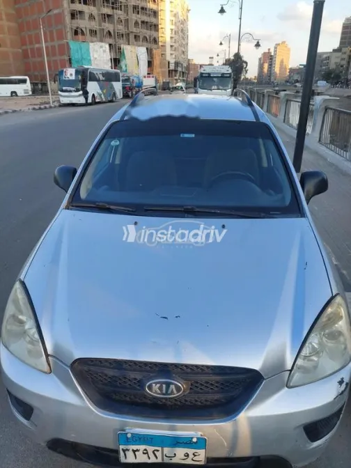 Kia Carens 2010 Silver Used for Sale - 1