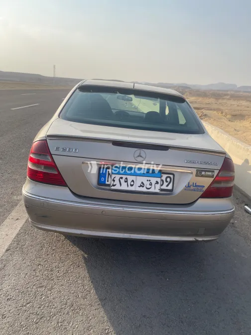 Mercedes E 200 2004 White Used for Sale - 3