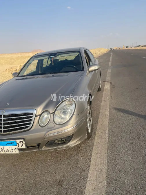 Mercedes E 200 2004 White Used for Sale - 4