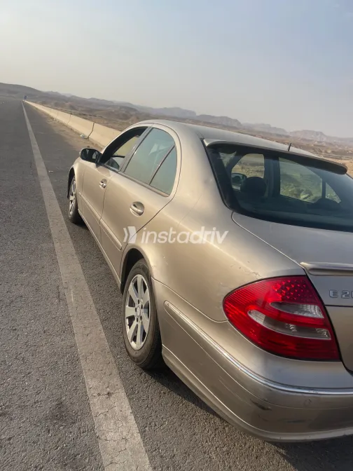 Mercedes E 200 2004 White Used for Sale - 5