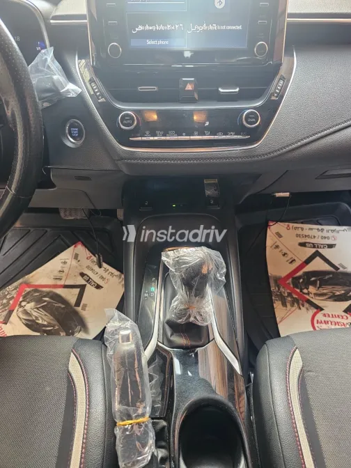 Toyota Corolla 2021 White Used for Sale - 3