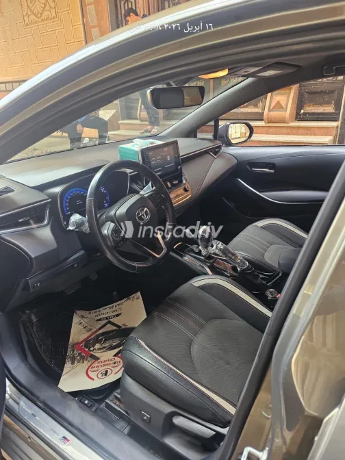 Toyota Corolla 2021 White Used for Sale - 9