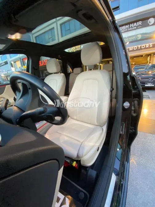 مرسيدس B 180 2020 أسود مستعملة للبيع - 3