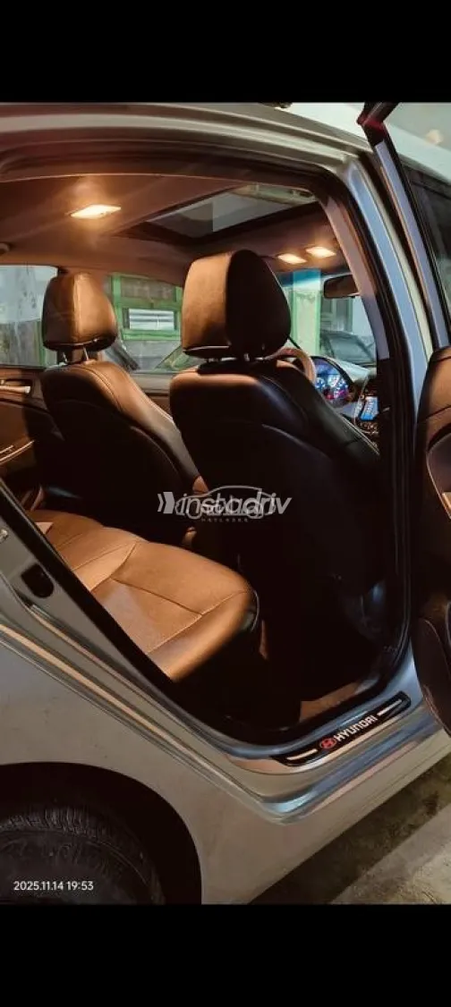 هيونداي اكسنت RB 2025 فضي مستعملة للبيع - 4