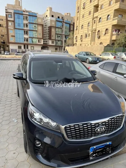 كيا سورينتو 2019 أبيض مستعملة للبيع - 2