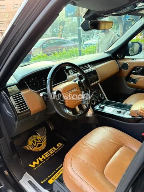 Land Rover Range Rover Vogue 2020 Black Used for Sale - 3