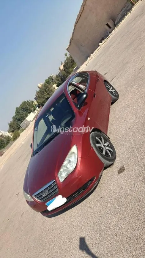 هيونداي إلنترا اتش دى 2008 أحمر غامق مستعملة للبيع - 2