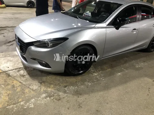 مازدا 3 2017 أبيض مستعملة للبيع - 1