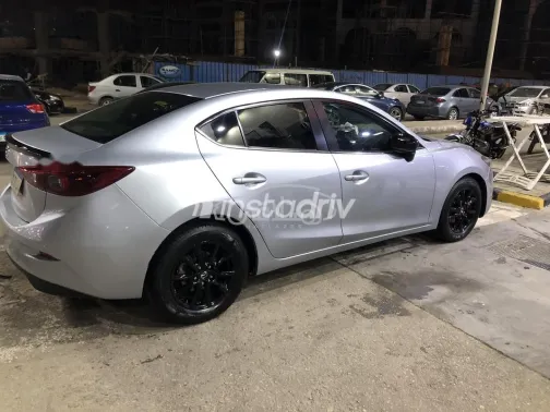 مازدا 3 2017 أبيض مستعملة للبيع - 2