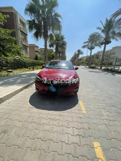 فيات تيبو 2020 أحمر غامق مستعملة للبيع - 2