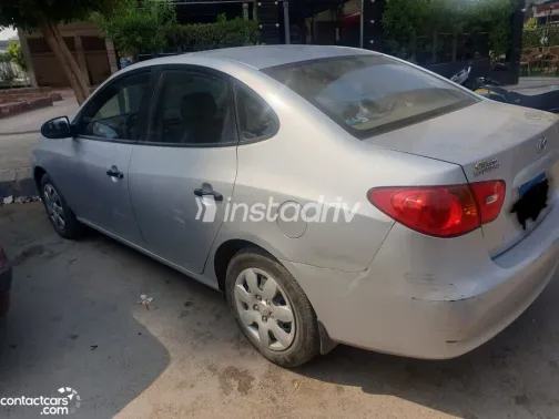 هيونداي إلنترا 2010 أبيض مستعملة للبيع - 3